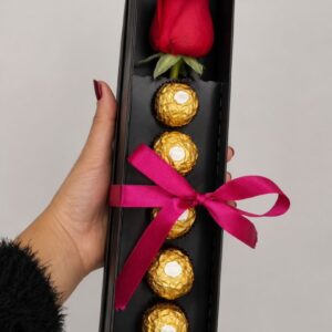 Caixa com Botão de Rosa + 6 Ferreros Rocher